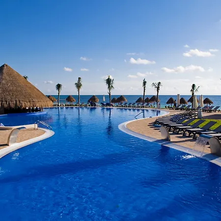 Ocean Coral & Turquesa All Inclusive (Adults Only) 